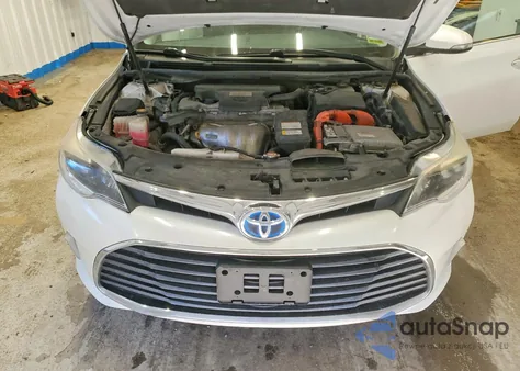 2016 Toyota Avalon Hybrid z USA, uszkodzony, nr VIN 4T1BD1EB2GU053245